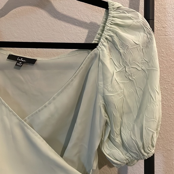 Medium TRUE wrap mint cropped blouse for going out 💃 - Picture 2 of 6